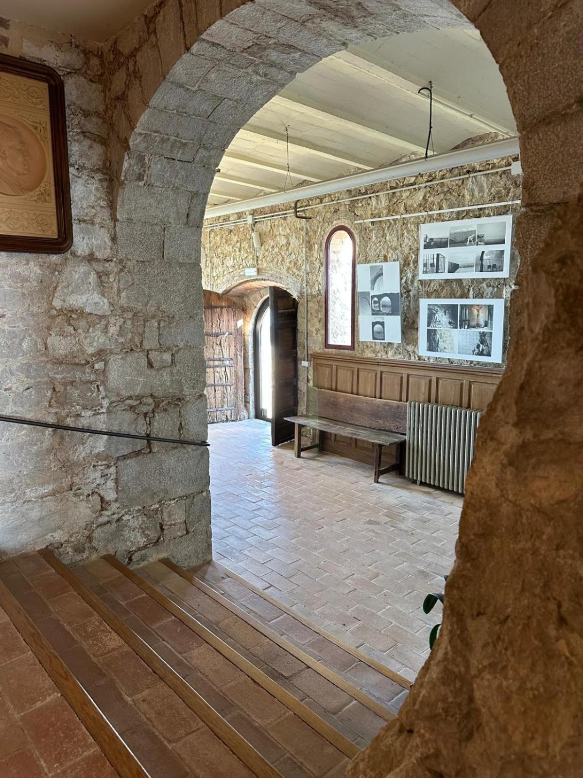 Santuari Mare De Deu Del Mont Restaurant-Hostatgeria Hotel Beuda Екстериор снимка