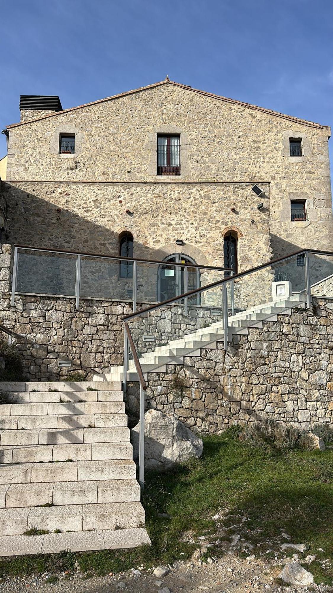 Santuari Mare De Deu Del Mont Restaurant-Hostatgeria Hotel Beuda Екстериор снимка