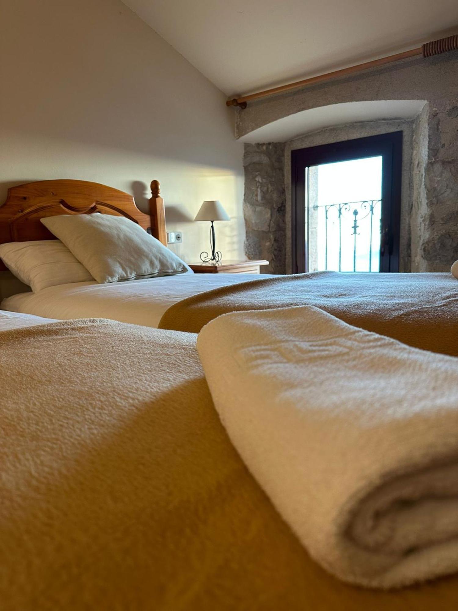 Santuari Mare De Deu Del Mont Restaurant-Hostatgeria Hotel Beuda Екстериор снимка